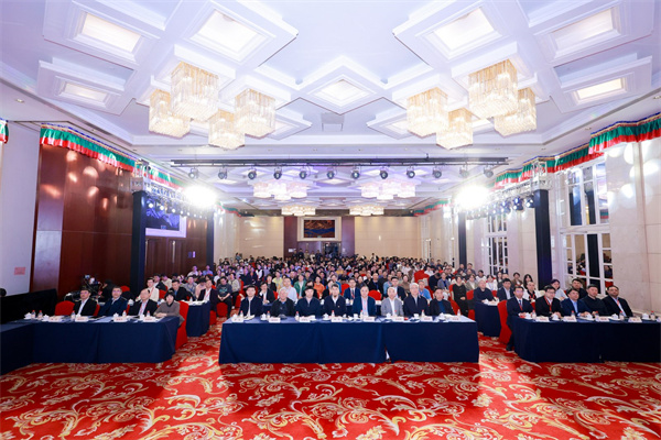 5 成立大会大合照.jpg