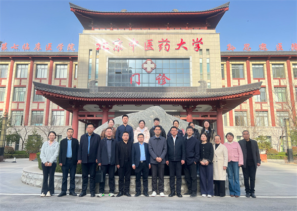 1 合影.jpg 1 合影.jpg